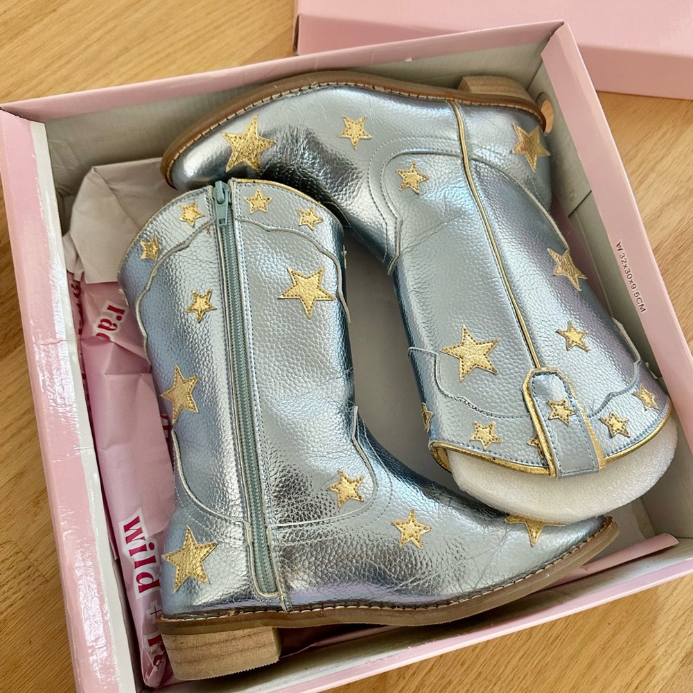 Wild + Rae Metallic Silver Starstruck girls Cowboy Boots sz 1